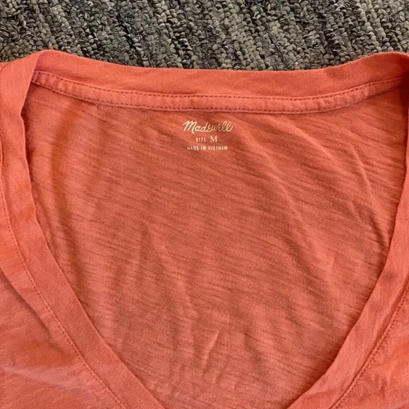 Women’s Madewell T-shirt - Picture 2 of 3